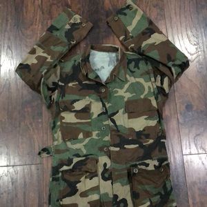Vintage Woodland Camo  Combat Jacket no size but fits small to medium